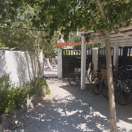 Nyaraló Le Clos Des Pins