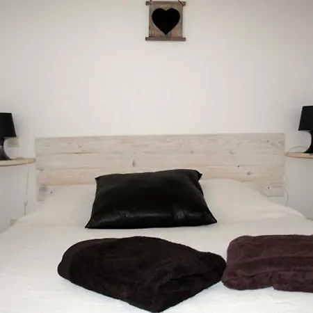 Nyaraló Le Clos Des Pins *