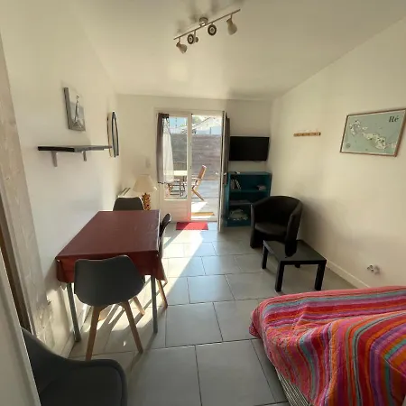 度假居 Le Clos Des Pins 里维多瓦海滩