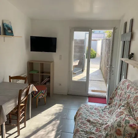 Le Clos Des Pins Holiday home *