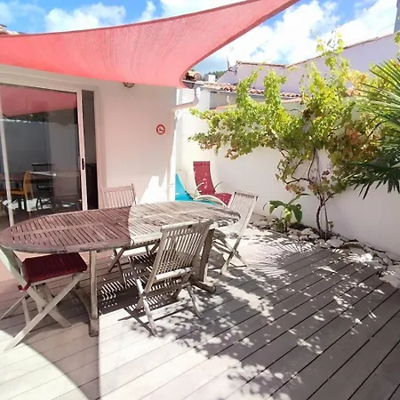 Le Clos Des Pins Сasa de vacaciones *